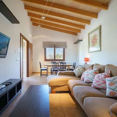 Antonia, Villa