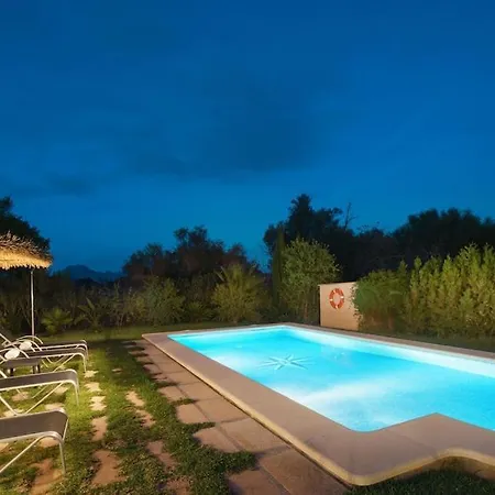 Antonia, Villa